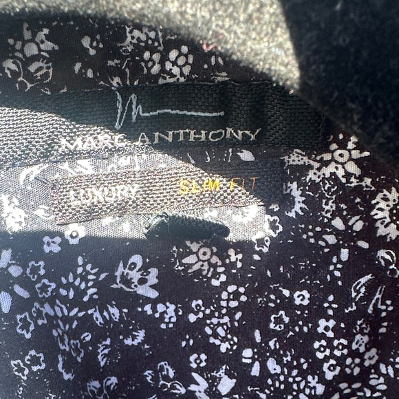 Slim Fit Luxury Marc Anthony Black and White Floral Men's Shirt - Picture 3 of 6